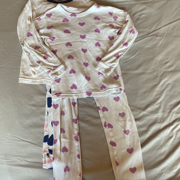 Gap size 5 pajama bundle. Three Gap pajama sets. - Picture 8 of 16